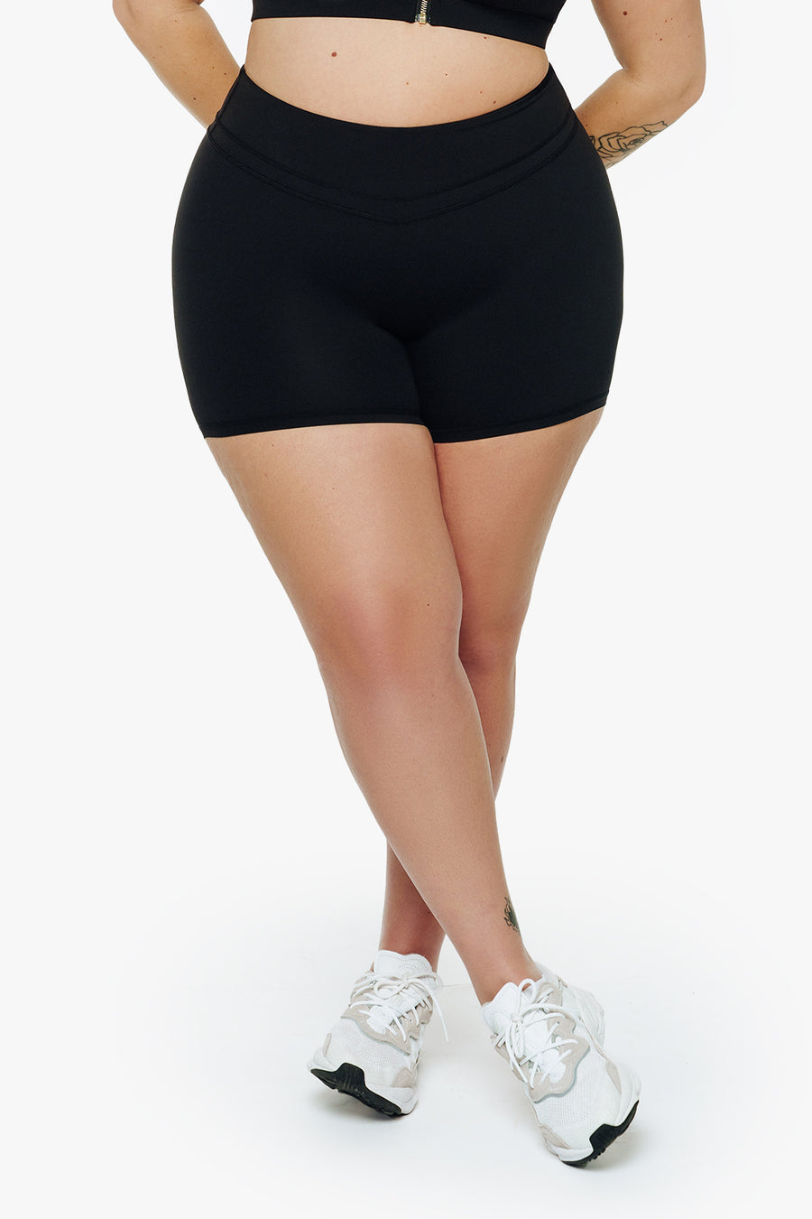 CONTOUR SHORT SOFTLUXE - BLACK