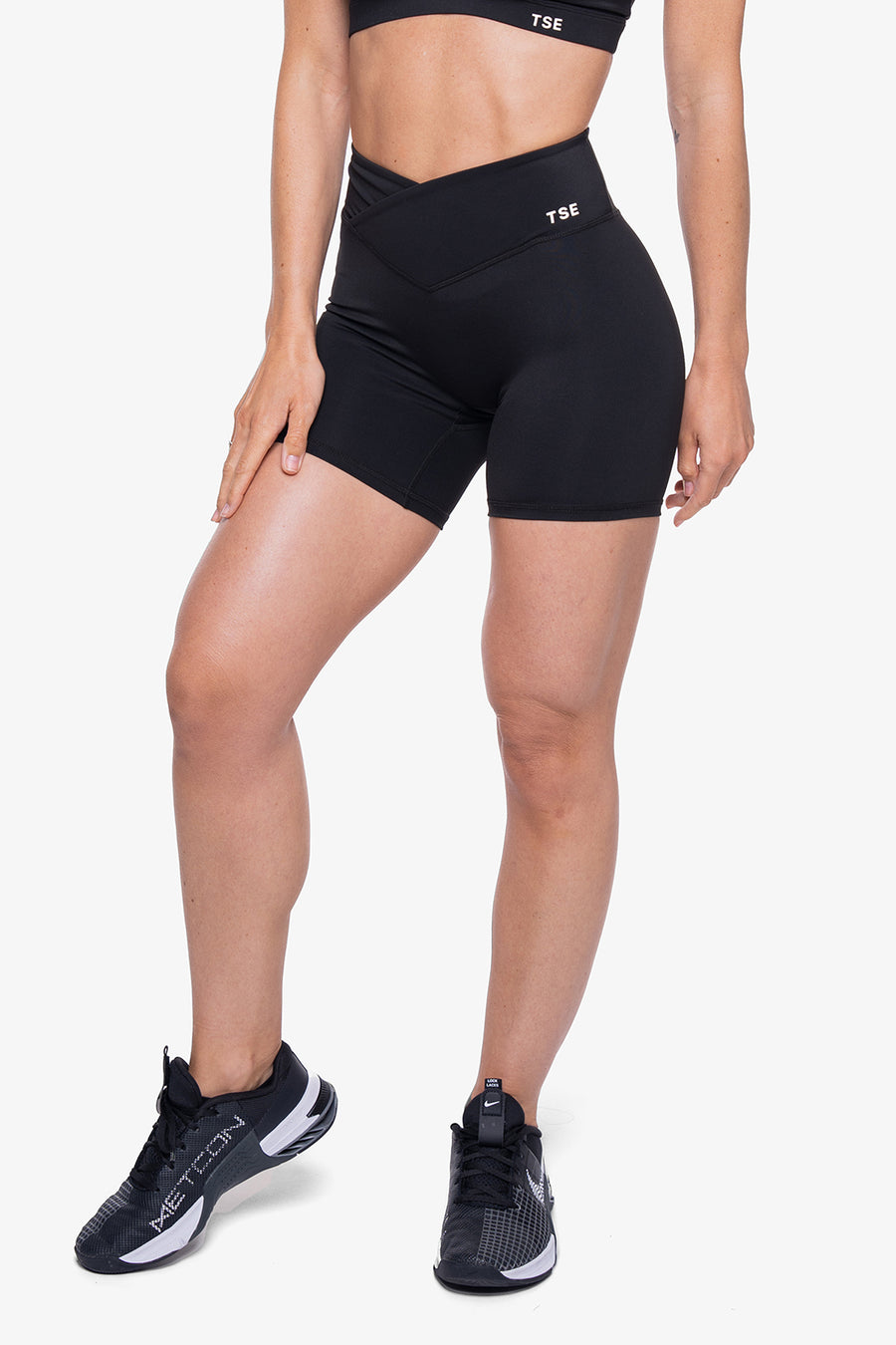 SHORT CROSSED - BLACK